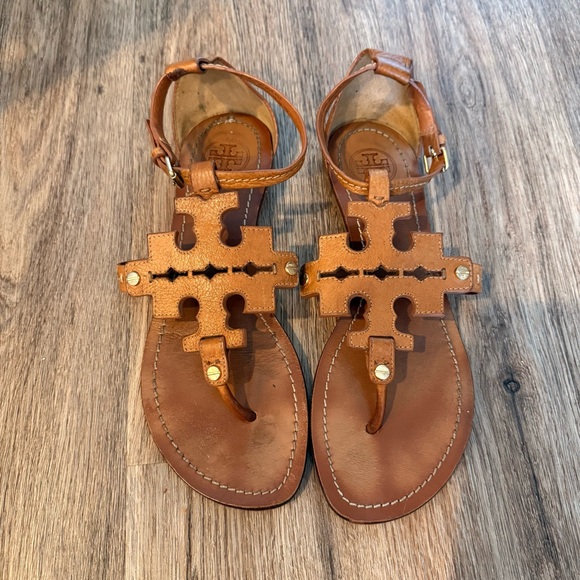 Tory Burch Shoes - Tory Burch Phoebe Flat Thong Royal Tan Leather Sandals Size 7 Designer FLAW